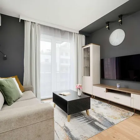 Bright Dluga In With Air Conditioning By Renters 아파트 *