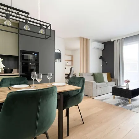 Bright Dluga In With Air Conditioning By Renters * 브로츠와프