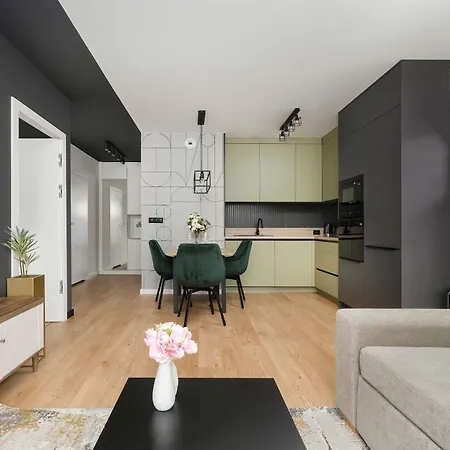 Bright Dluga In With Air Conditioning By Renters 아파트 *