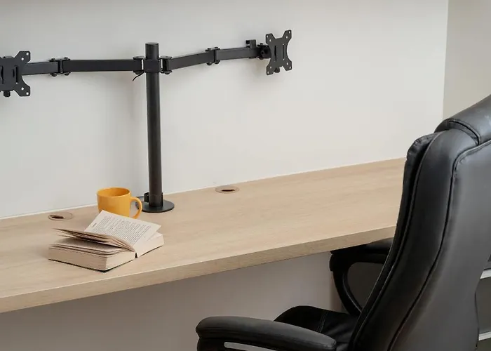 Bright Dluga In With Air Conditioning By Renters 아파트