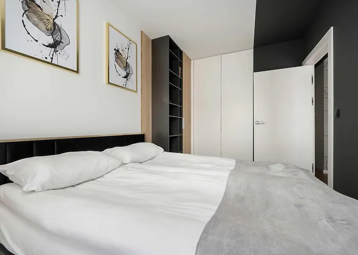 Bright Dluga In With Air Conditioning By Renters * 브로츠와프