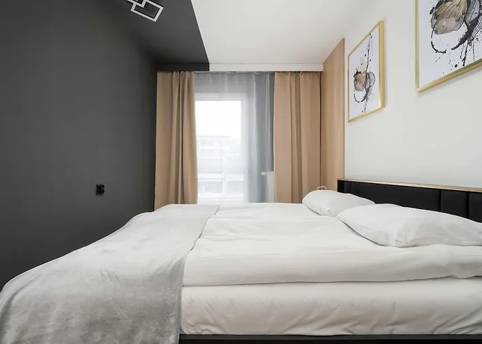 Bright Dluga In With Air Conditioning By Renters 아파트 *