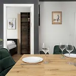 Bright Dluga In With Air Conditioning By Renters * Wrocław