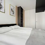 Bright Dluga In With Air Conditioning By Renters * Wrocław