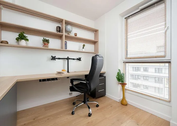 Bright Dluga In With Air Conditioning By Renters *